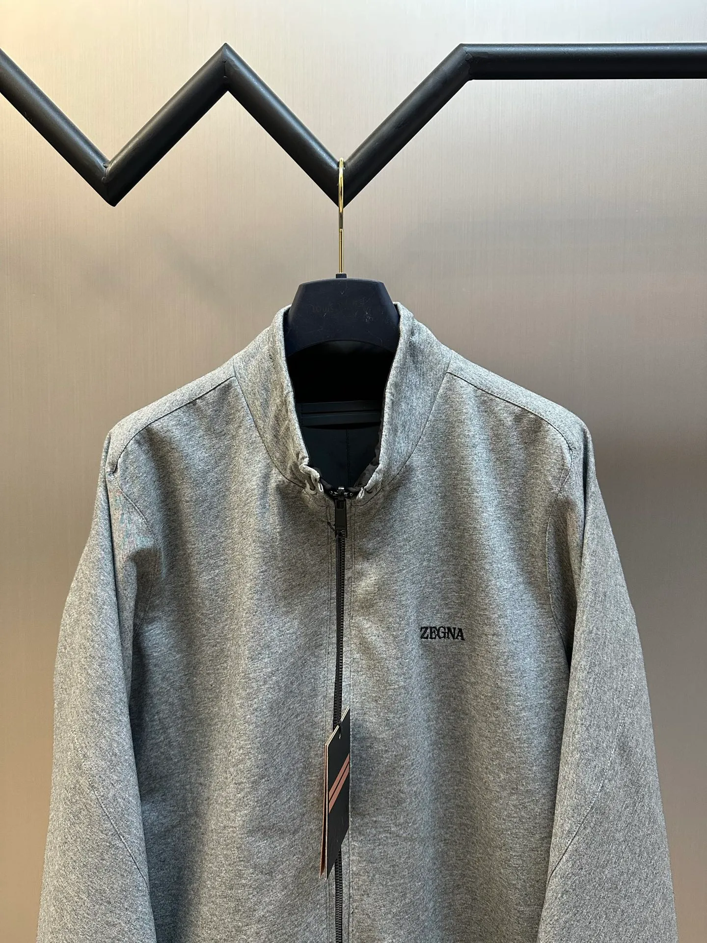 ZEGNA Brezza 100% ， Wear-Resistant 。 ， ， ， ， 。 Rebound ， ， ， 。 ， ， 。 ， ， 。 ， ， ， ， ， ， 。 LOGO， ， 、 、 。 ， ， 。 ， ， ， ， ±0.1mm ， 。 size：46.48.50.52
